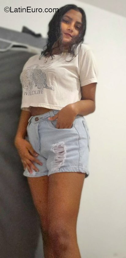 Date this athletic Colombia girl Fernanda from Bogota CO32579