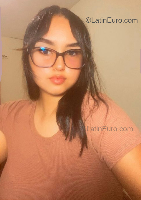 Date this sultry Panama girl Cri from Colon PA1383
