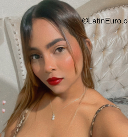 Date this hard body Dominican Republic girl Rosa from Santo Domingo DO51350
