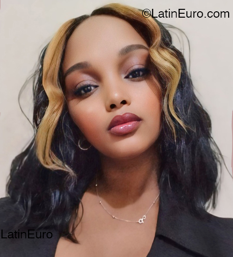 Date this attractive Dominican Republic girl Lian from Santo Domingo DO52278