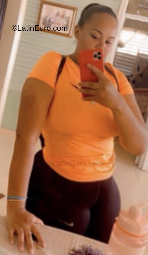 Date this pretty Dominican Republic girl Laura from New Your DO52282