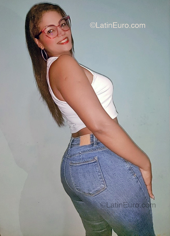 Date this hot Venezuela girl Leidismar from Caracas VE4897