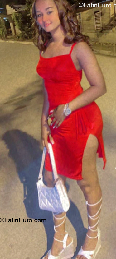 Date this sensual Dominican Republic girl Yessica from María Trinidad Sanchez DO52611
