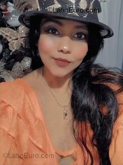 Date this happy Colombia girl Patricia from Barranquilla CO33162