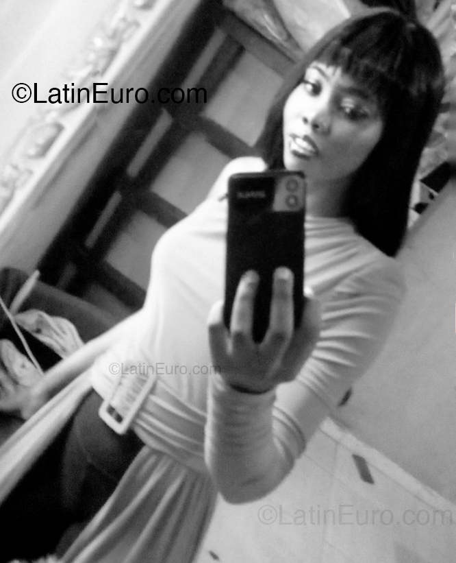 Date this cute Dominican Republic girl Mika from Punta Cana DO53921