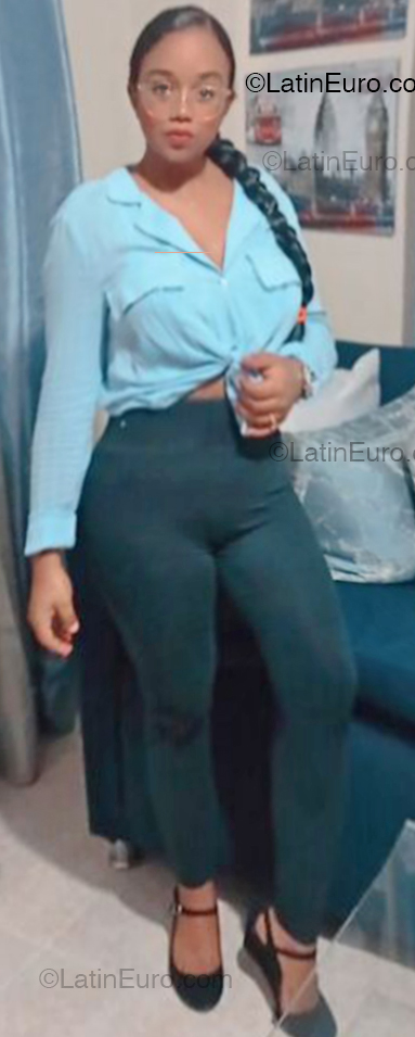 Date this delightful Dominican Republic girl Michelly from Santo Domingo DO53940