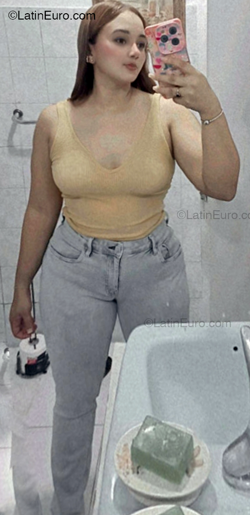 Date this charming Dominican Republic girl Liz from Santo Domingo DO53957