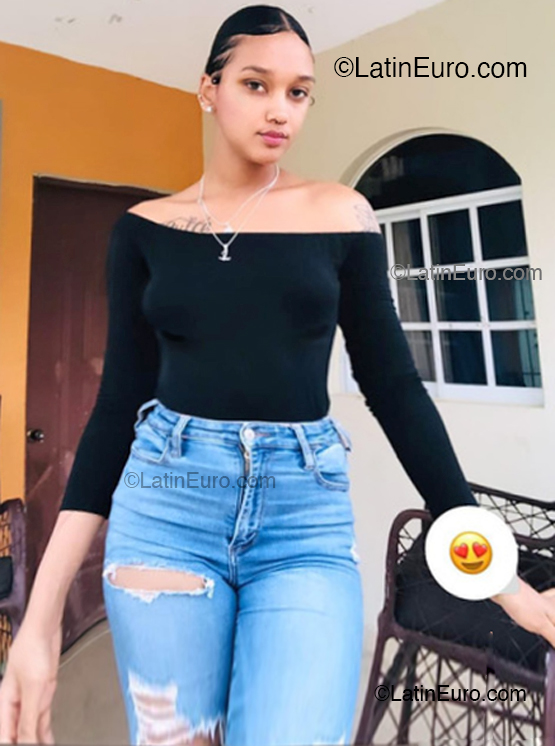 Date this cute Dominican Republic girl Dary from Santo Domingo DO54010
