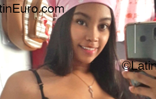 Date this lovely Colombia girl Dere from Bogota CO33193