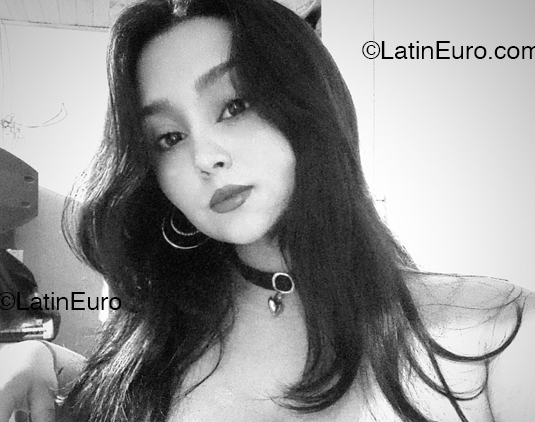 Date this charming Argentina girl Jenni from Buenos Aires AR981