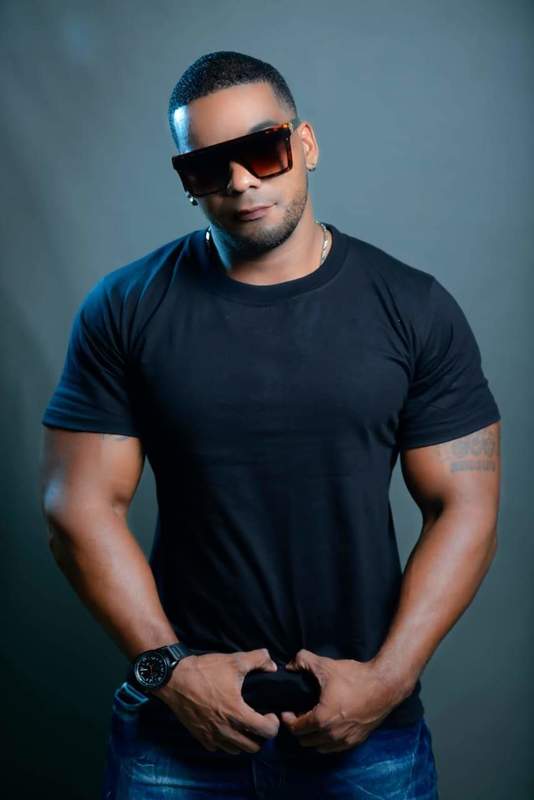 Date this georgeous Dominican Republic man Dariel from Santiago DO54145