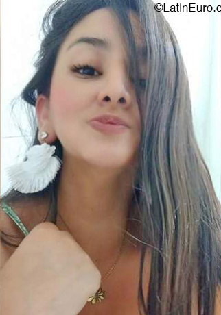 Date this tall Peru girl Nany from Lima PE2131