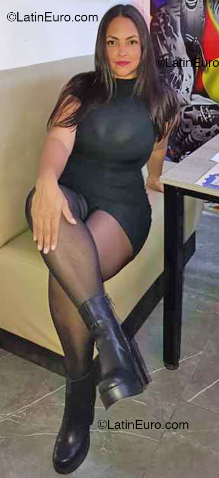 Date this happy Venezuela girl Yelitza from Caracas VE5144