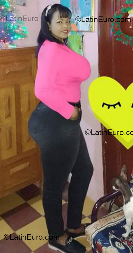 Date this hard body Colombia girl Yura from Bogota CO33615