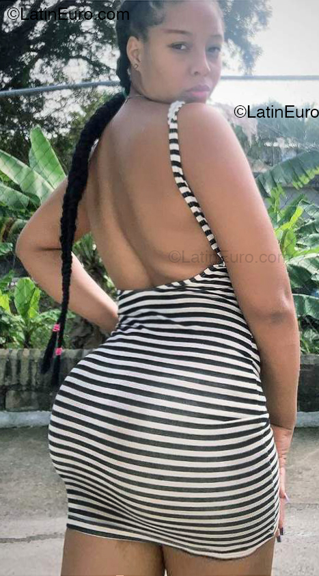 Date this sultry Dominican Republic girl Alejandra from Santiago DO54404