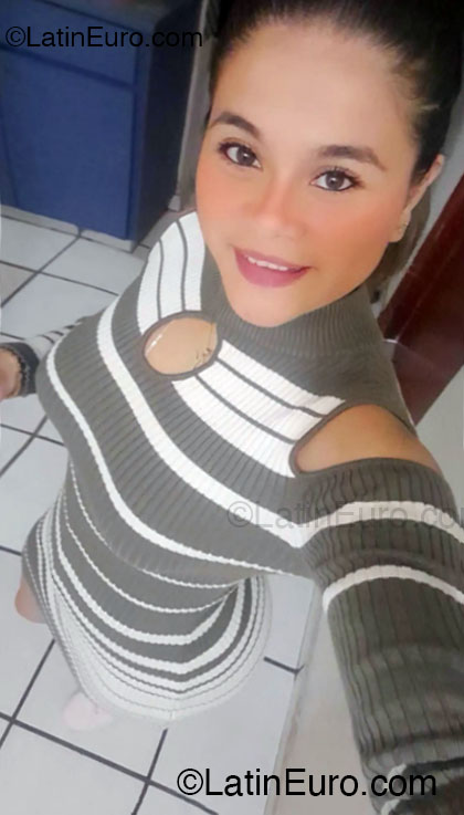 Date this exotic Panama girl Yanet from Panama PA1409