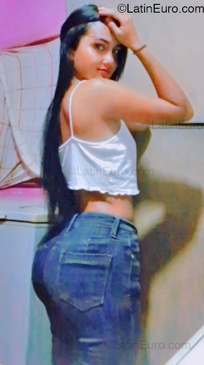 Date this young Venezuela girl Roxa from Bolivar VE5180