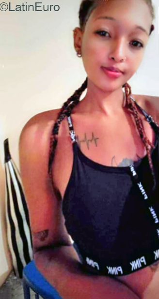Date this foxy Dominican Republic girl Katerin from Santo Domingo DO54923
