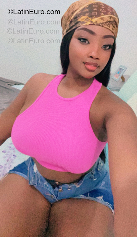 Date this voluptuous Dominican Republic girl Chocolate from Santo Domingo DO54960
