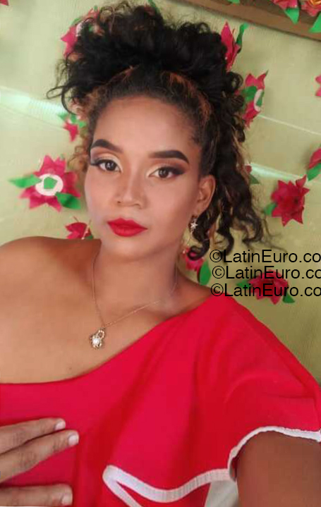 Date this exotic Colombia girl Aranza from Caratagena CO33323
