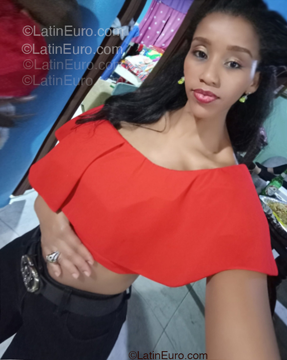Date this delightful Dominican Republic girl Victoria from Santiago De Los Caballeros DO55011