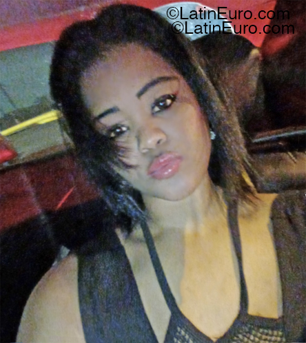Date this gorgeous United States girl Yilena from Austin US25049