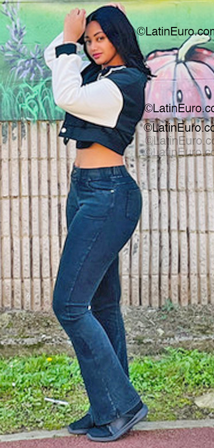 Date this athletic Spain girl Dary from Gijon ES924