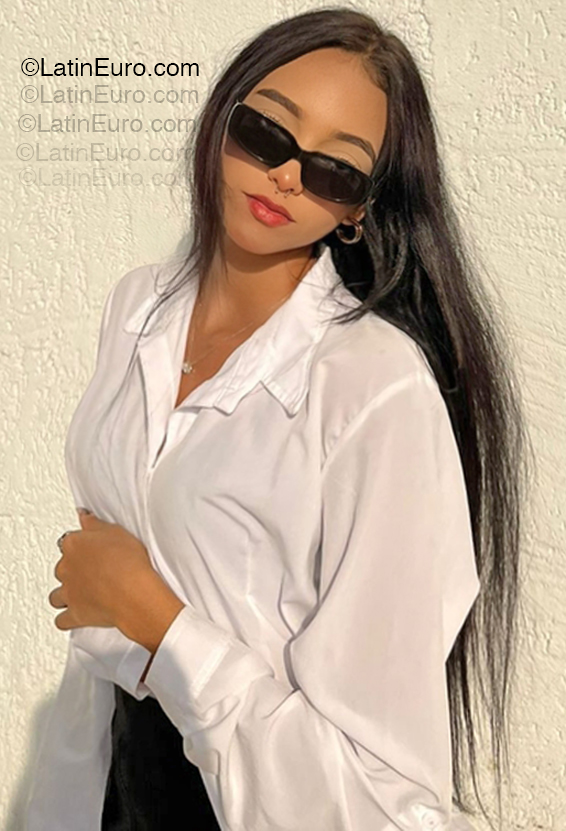 Date this hot Colombia girl Gnesis from Bogota CO33353