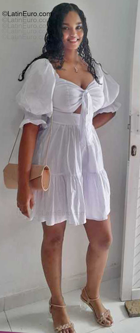 Date this hot Colombia girl Rosy from Cartagena CO33356