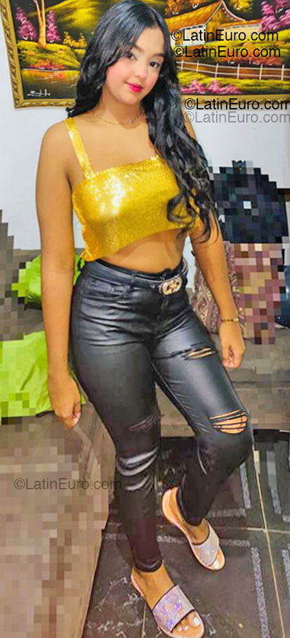 Date this voluptuous Venezuela girl Gabriela from Piritu VE5308