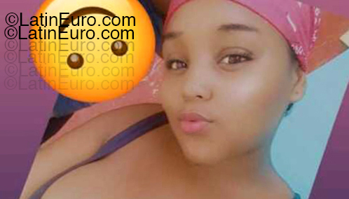Date this funny Dominican Republic girl Yelizabeth from Santo Domingo DO55155