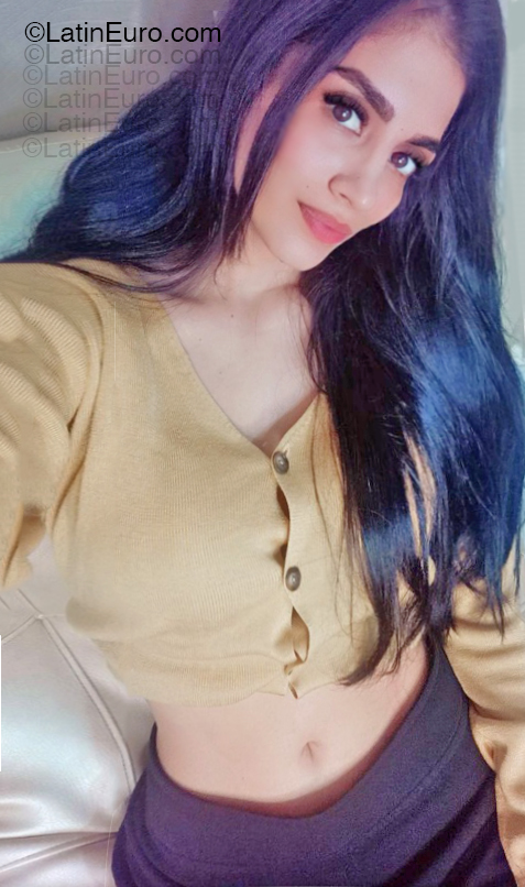 Date this charming Colombia girl PAULA from Cali CO33540