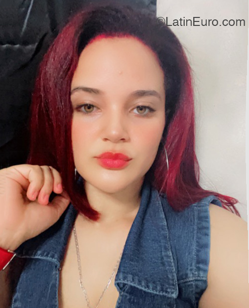 Date this georgeous Dominican Republic girl Madeleyne from Santo Domingo DO55230