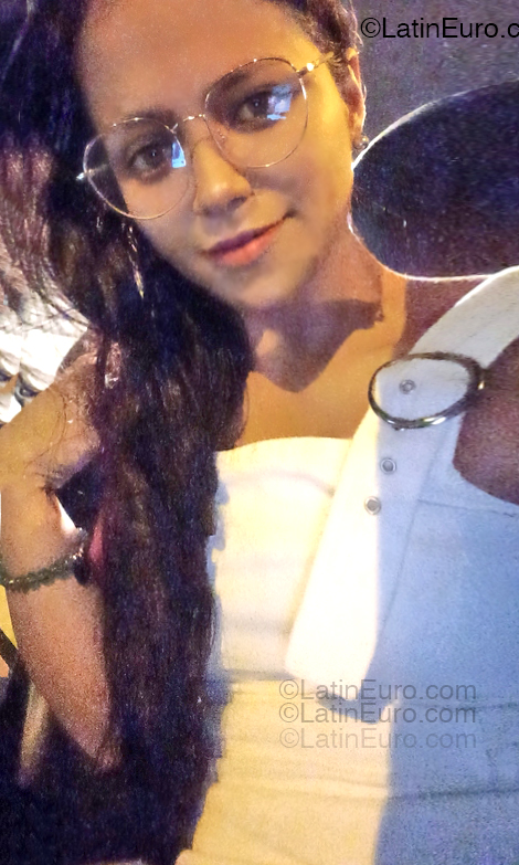 Date this delightful Peru girl Daniie from Lima PE2149