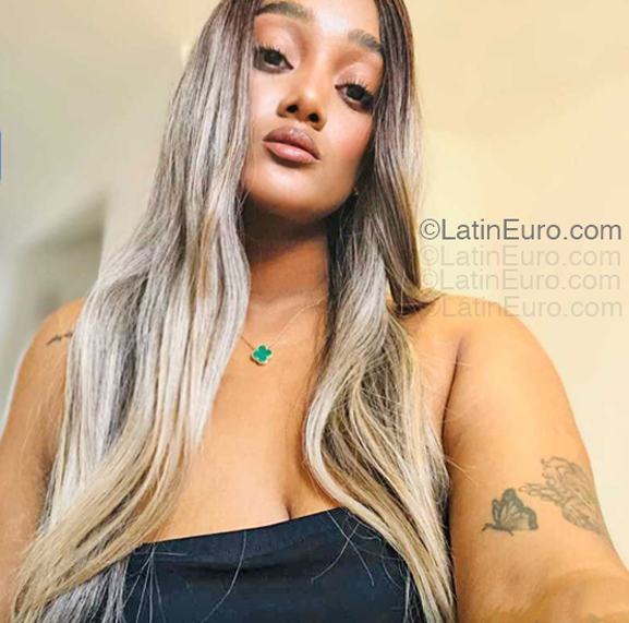 Date this happy Dominican Republic girl Debora from Santiago DO55266