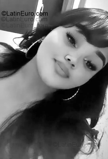 Date this sensual Dominican Republic girl Michelle from San Juan De La Maguana DO55290