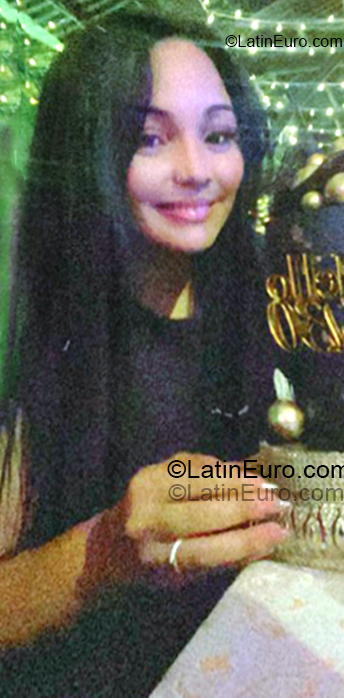 Date this delightful Colombia girl Sulgey from Bogota CO33450