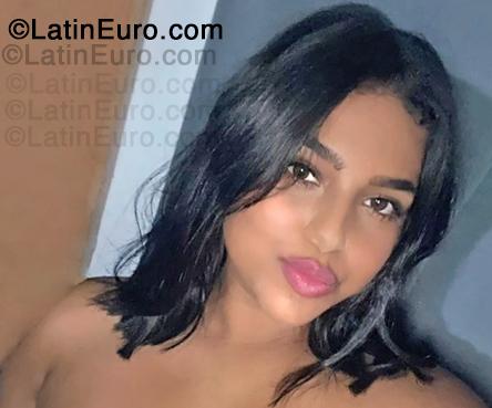 Date this hot Venezuela girl Gaby from Caracas VE5347