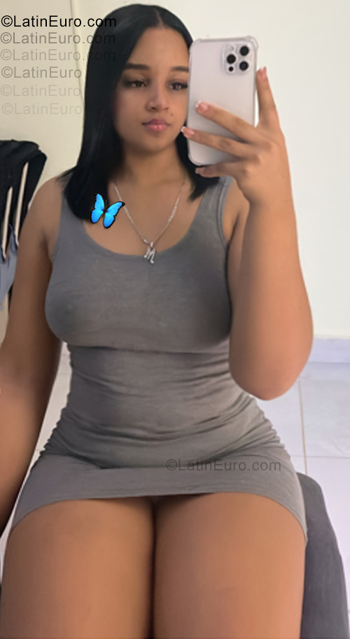 Date this delightful Dominican Republic girl Crisleini from Santo Domingo DO55416