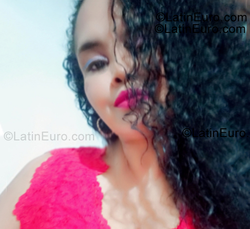 Date this stunning Colombia girl Lis from Medellin CO33473