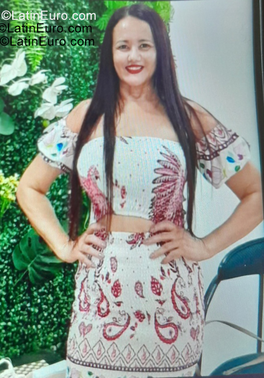 Date this gorgeous Brazil girl Milah from Brasil BR12384