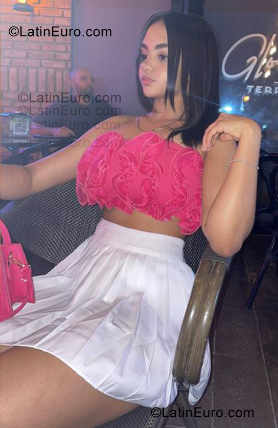 Date this happy Dominican Republic girl Neny from Santo Domingo DO55433