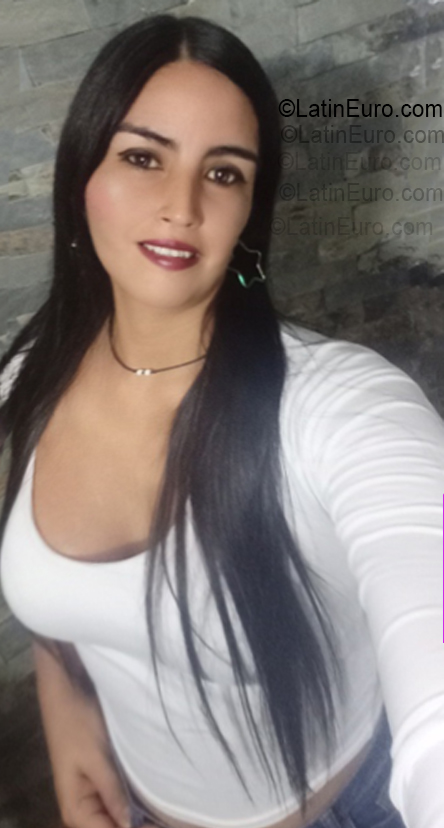 Date this good-looking Venezuela girl Liliana from Caracas VE5365