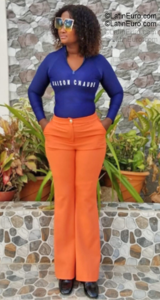Date this sultry Angola girl Teresa from Luanda AO105
