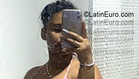 Date this young Dominican Republic girl Reyna from Santo Domingo DO55514