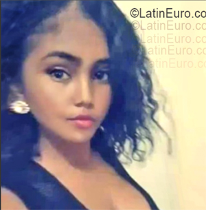 Date this voluptuous Dominican Republic girl Angelica from Santo Domingo DO55540