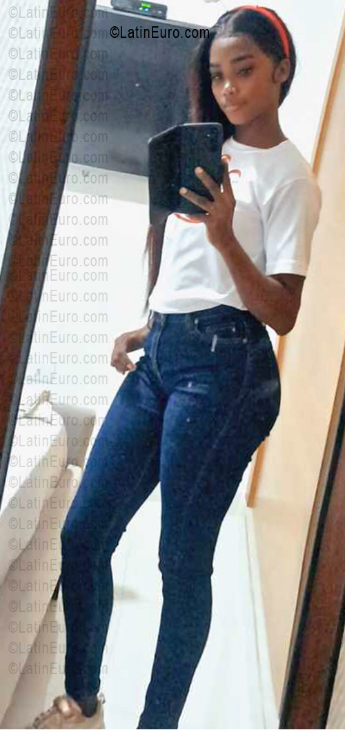 Date this sensual Dominican Republic girl Mar from Santo Domingo DO55614