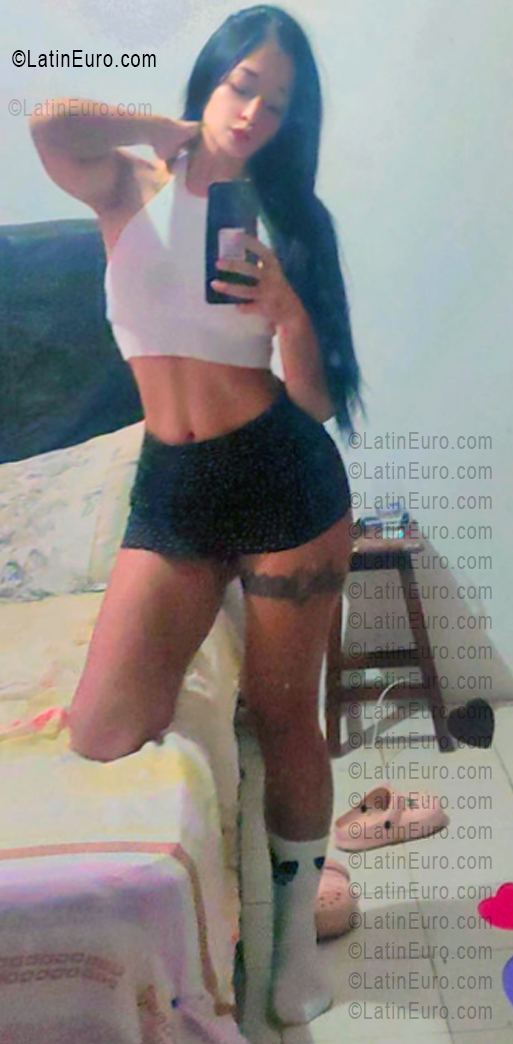 Date this gorgeous Venezuela girl Lau from Caracas VE5386