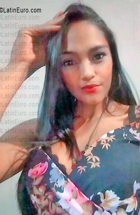 Date this tall Venezuela girl Hasa from Anzoategui VE5391
