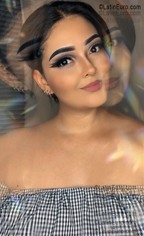 Date this tall Colombia girl Leidy from Cali CO33537